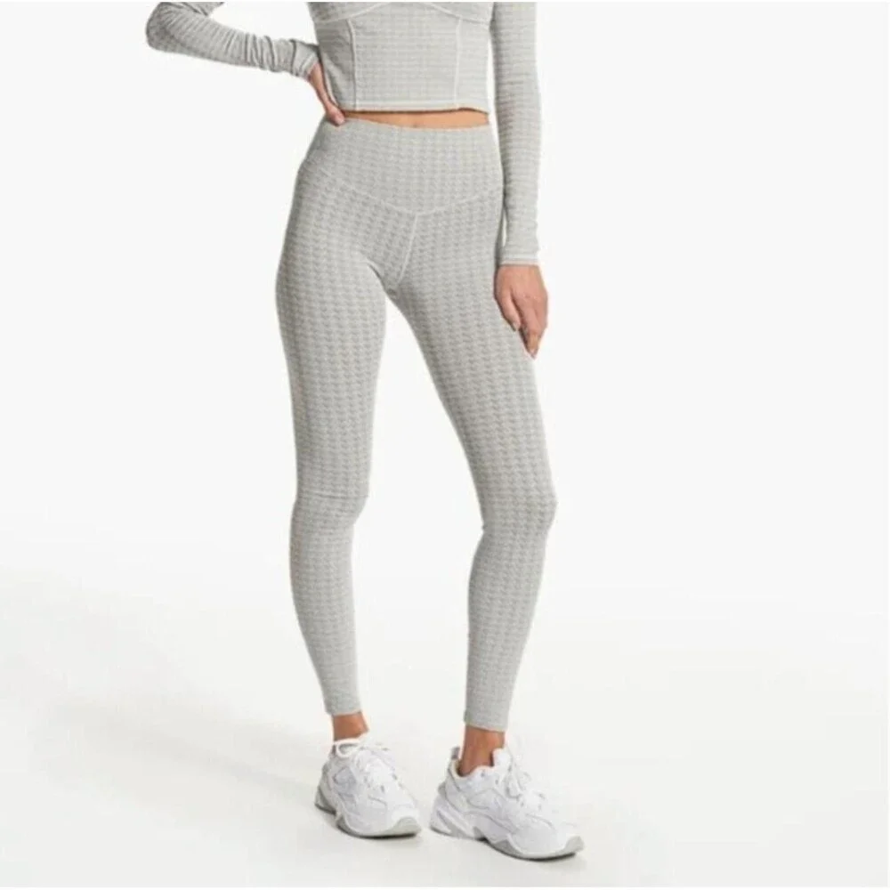 Vuori Textured Chilled Out Legging in Houndstooth Gray Size XL